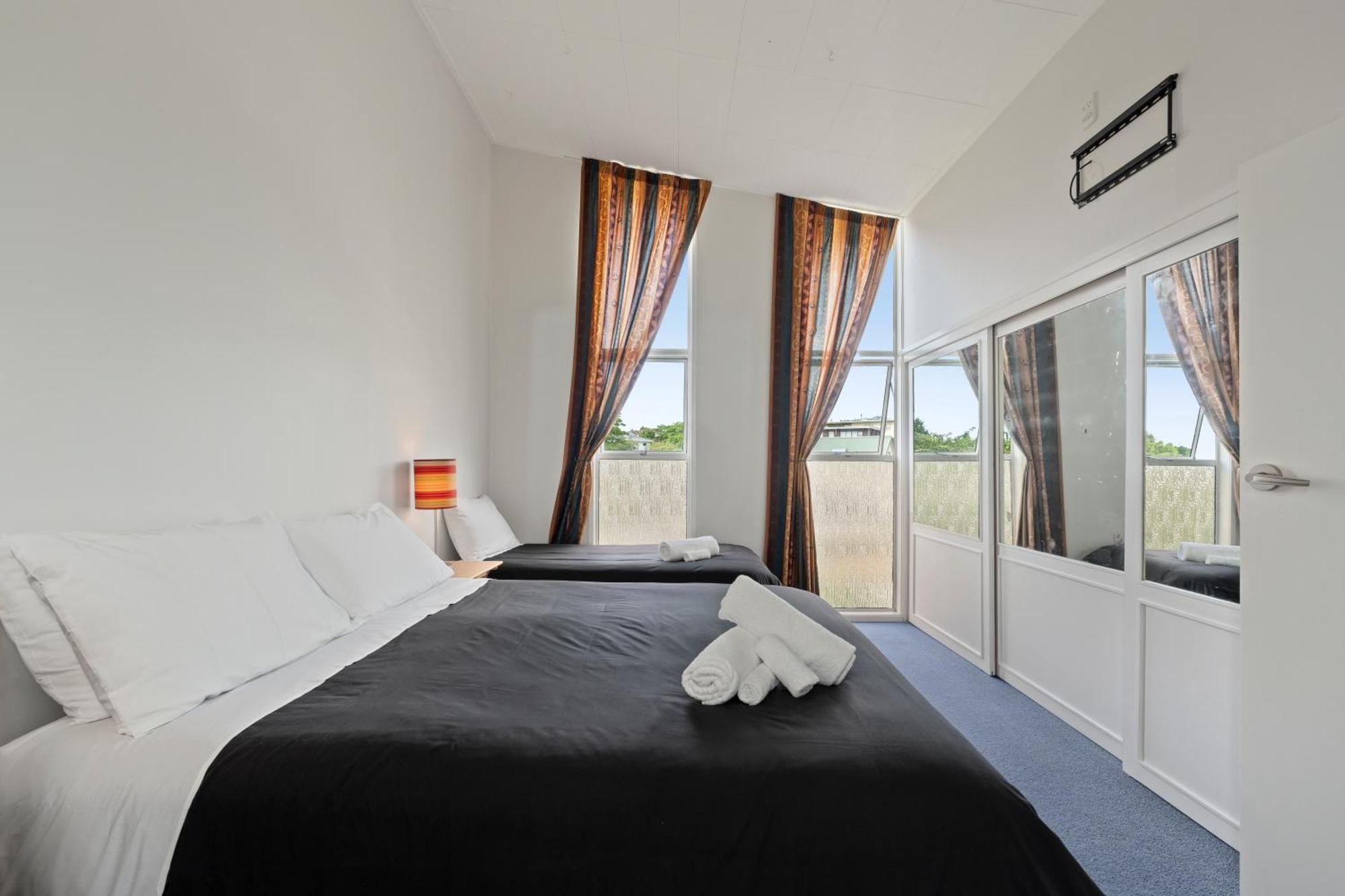The Family Hub Villa Таупо Екстериор снимка